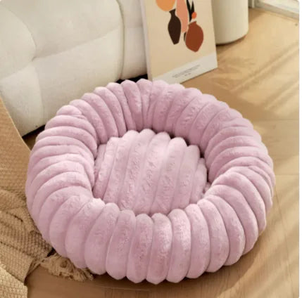 Cozy Plush Pet Haven - Warm Winter Kennel